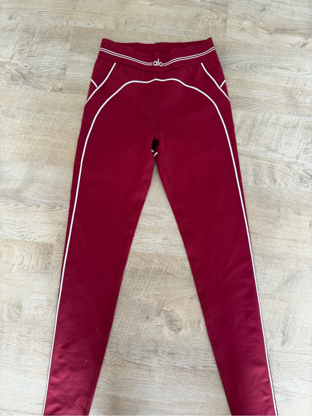 ALO Yoga Heart Throb Legging Size Small